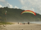 Paramoteur_sur_plage_parapente_en_haut